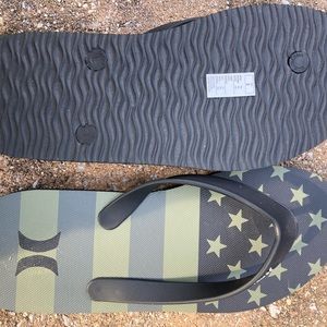 Men’s size 8 Hurley flip flops